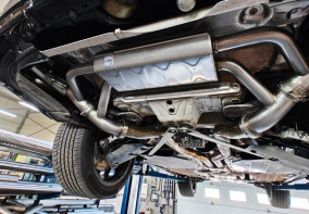 Výfukový systém BMW X7 50i vč. sportovních katalyzátorů MG Motorsport – tovární záruka, karbonové koncovky