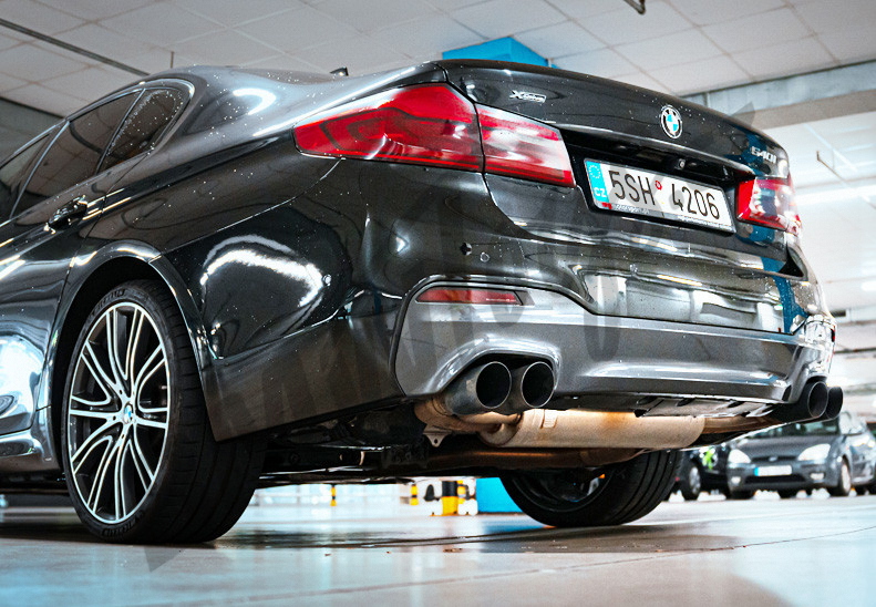 Výfukový systém – catback BMW 540i (G30) MG Motorsport – karbonové koncovky